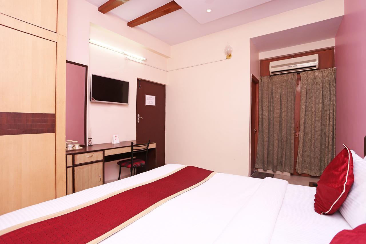 Fabhotel Karishma Homes Begumpet Hyderabad Exterior foto